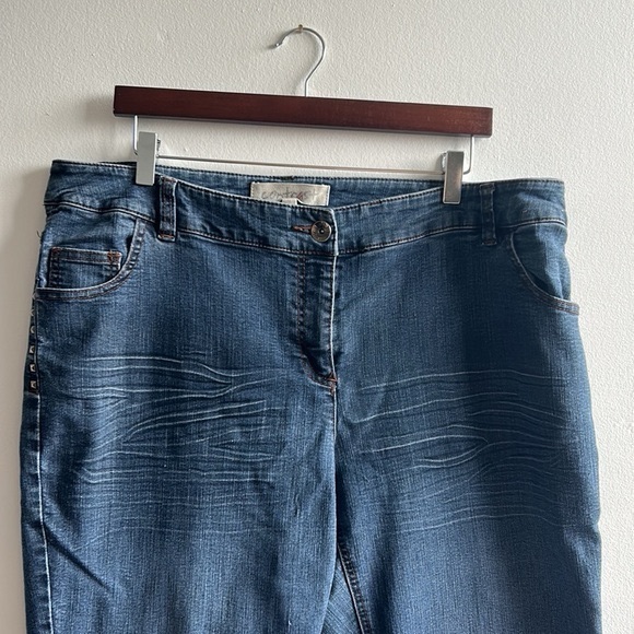 Denim Capris Size 18 - Picture 2 of 8